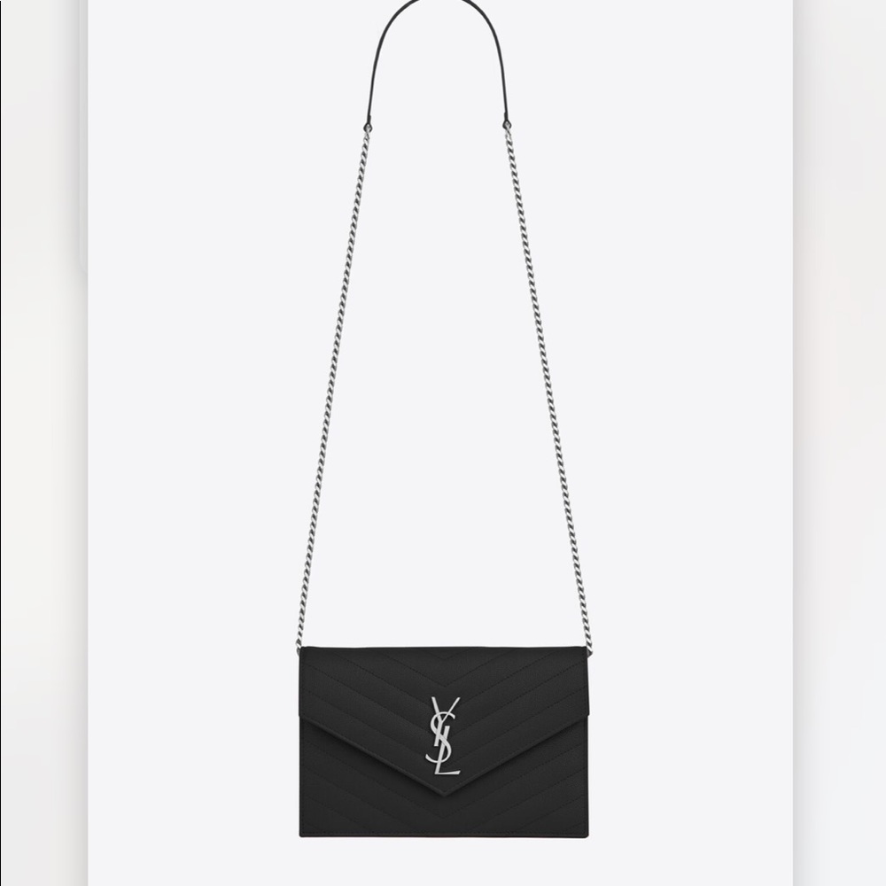 Saint Laurent.Envelope matelassé clutch. Original $1.350 Selling $900